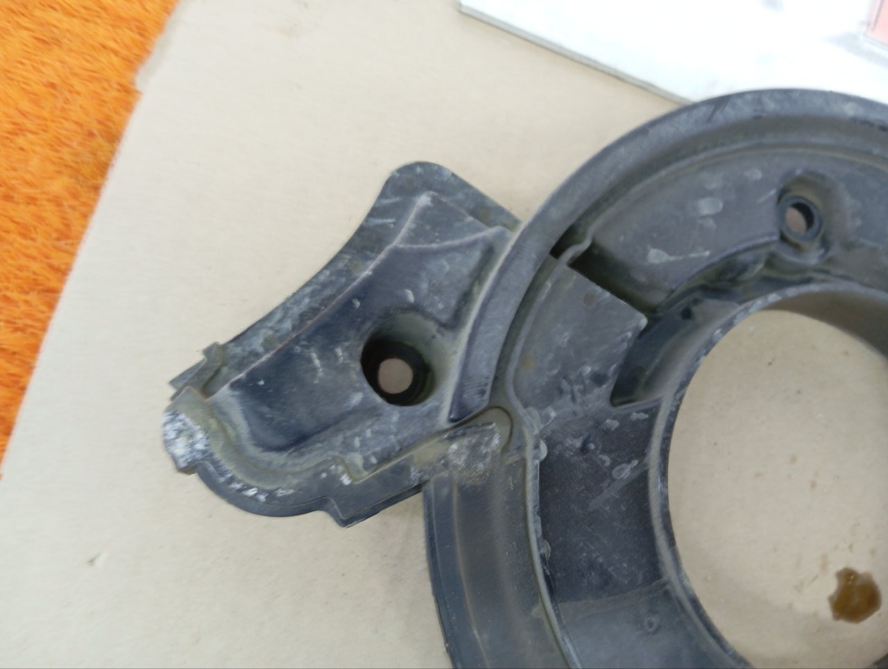 Крышка коленвала