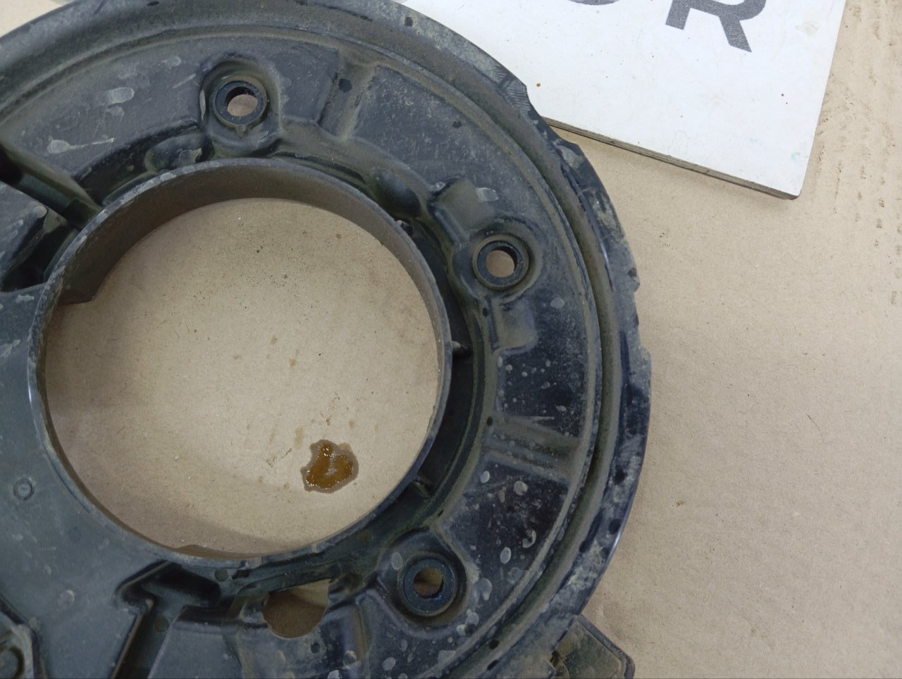 Крышка коленвала