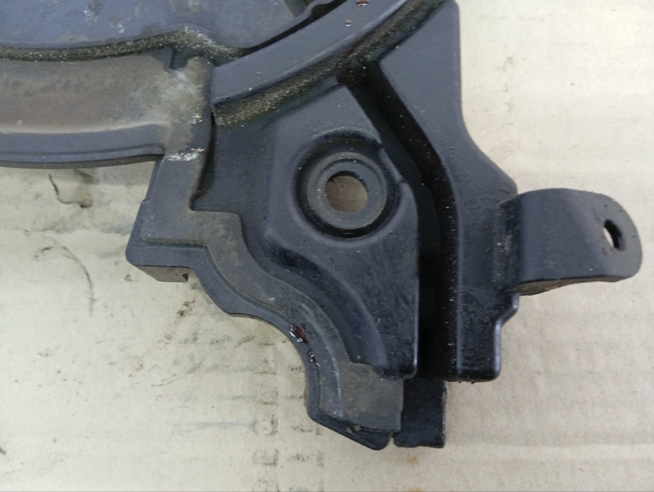 Крышка коленвала