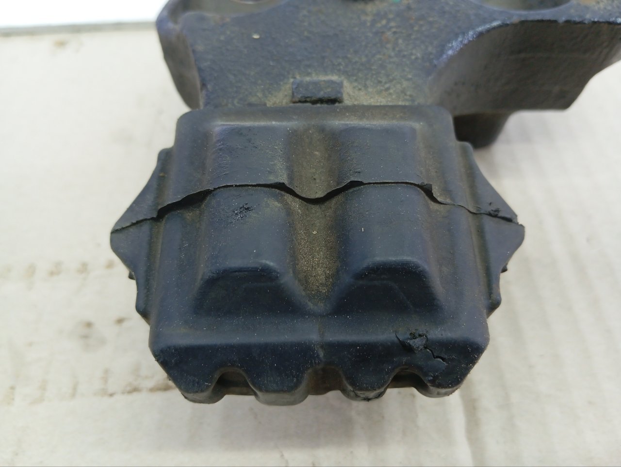 Опора двигателя