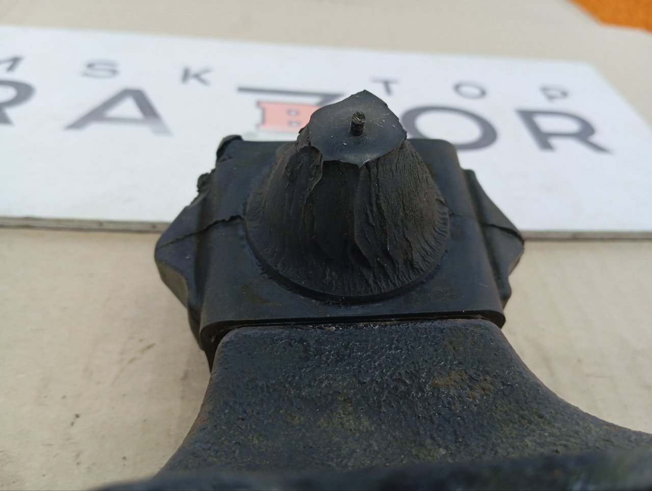 Опора двигателя