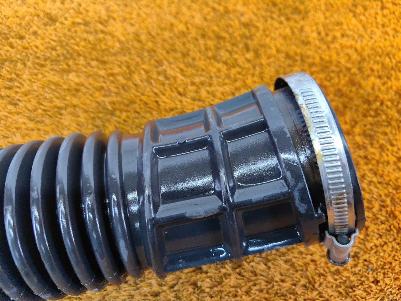 Патрубок воздушного фильтра