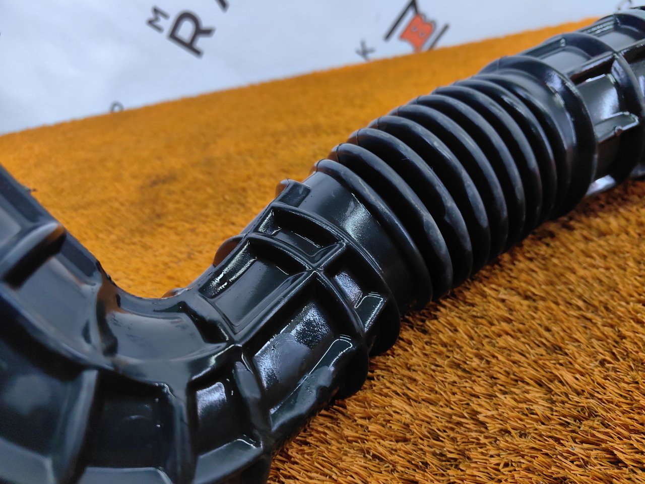 Патрубок воздушного фильтра