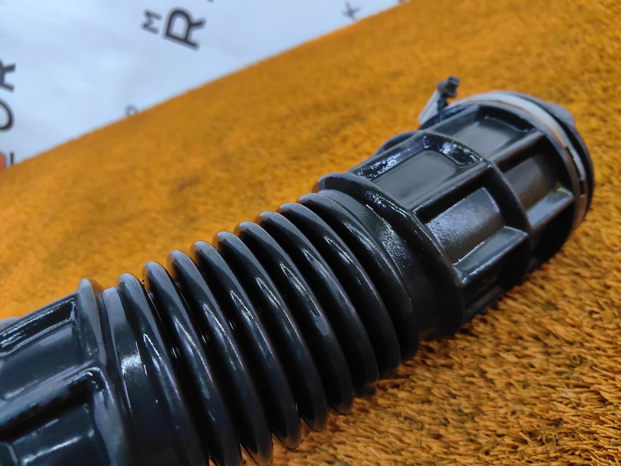 Патрубок воздушного фильтра