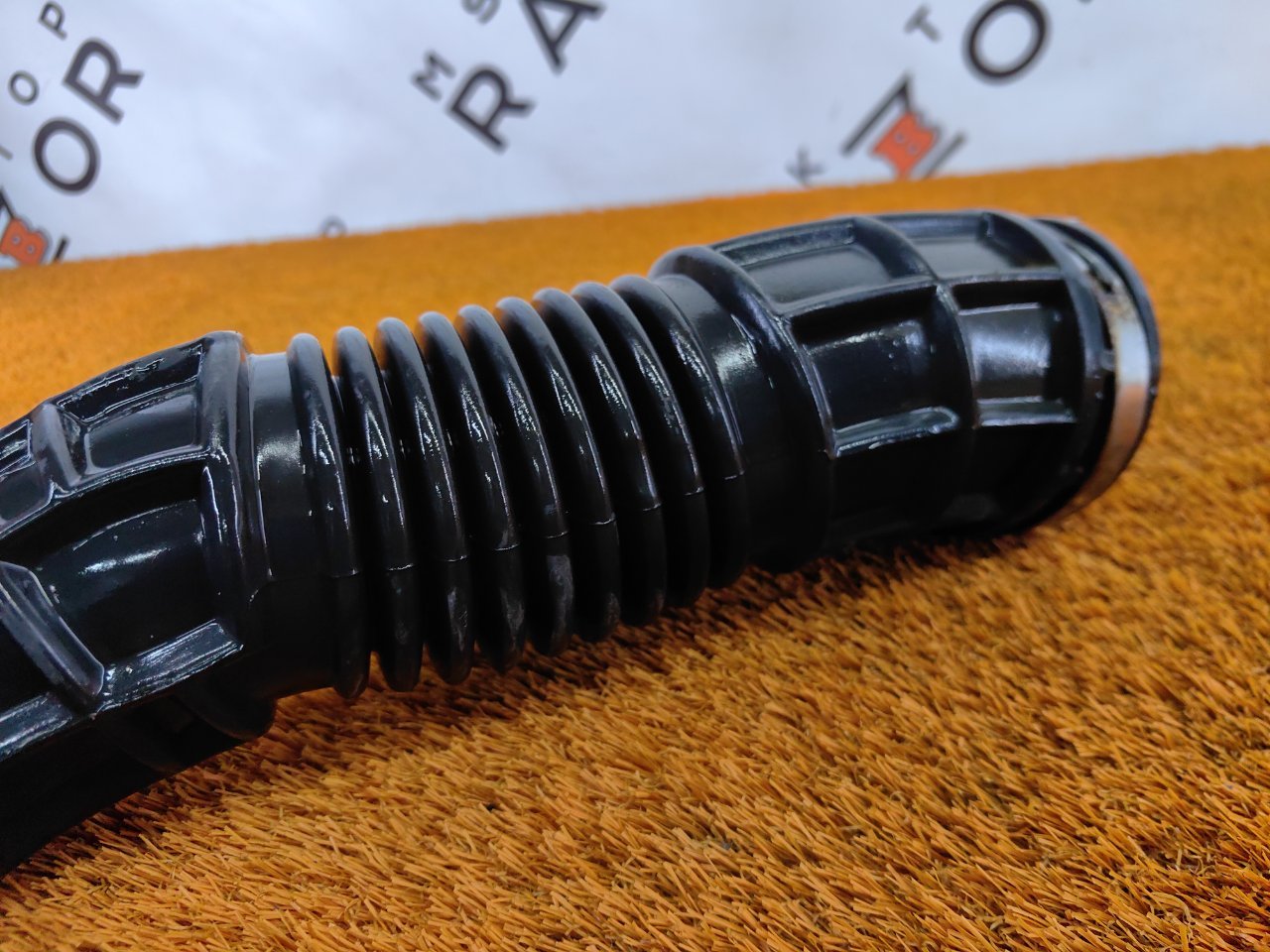 Патрубок воздушного фильтра