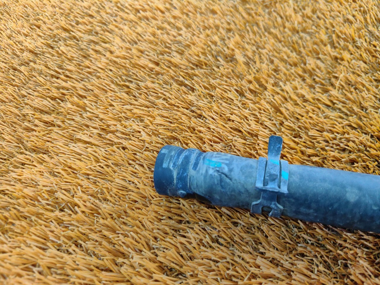 Патрубок системы охлаждения