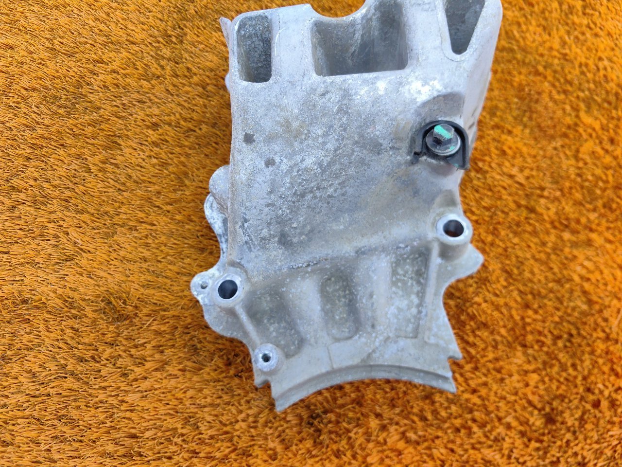 Кронштейн двигателя