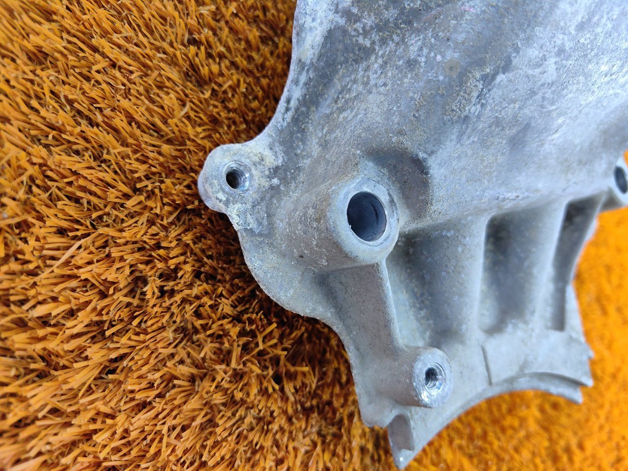 Кронштейн двигателя