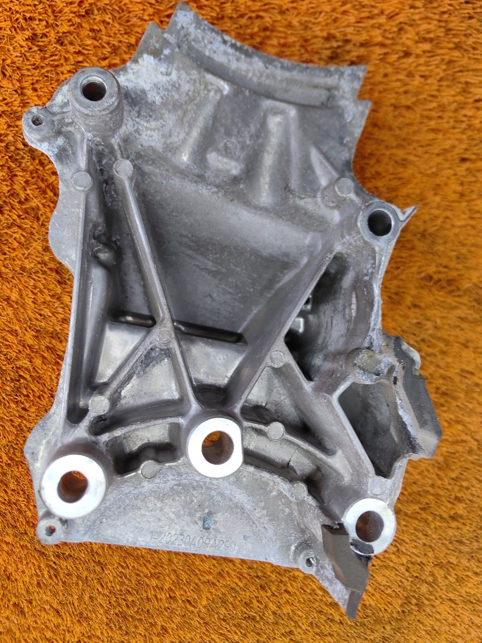 Кронштейн двигателя