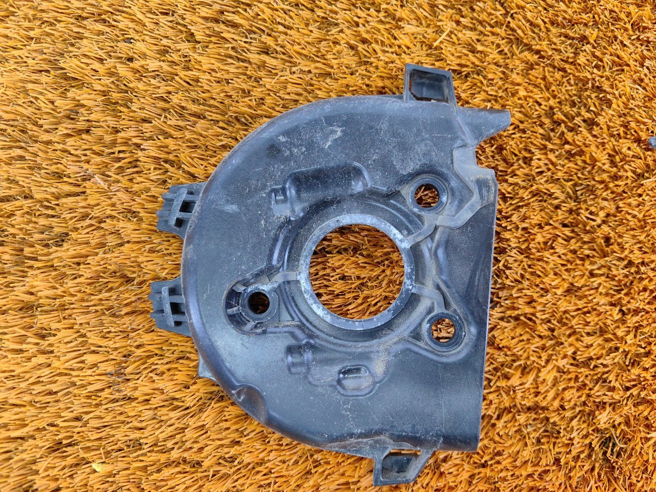 Кожух шестерни распредвала