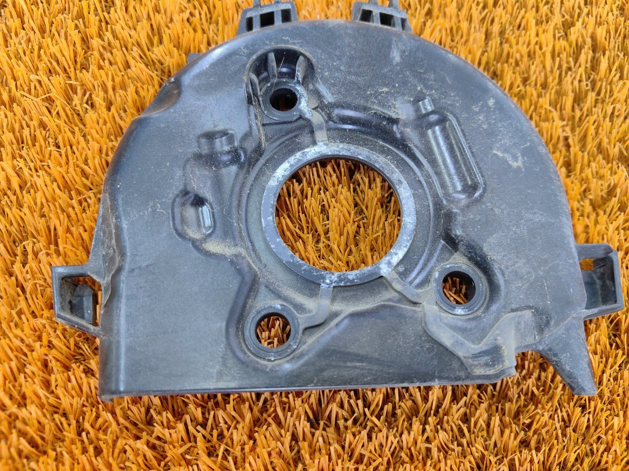 Кожух шестерни распредвала