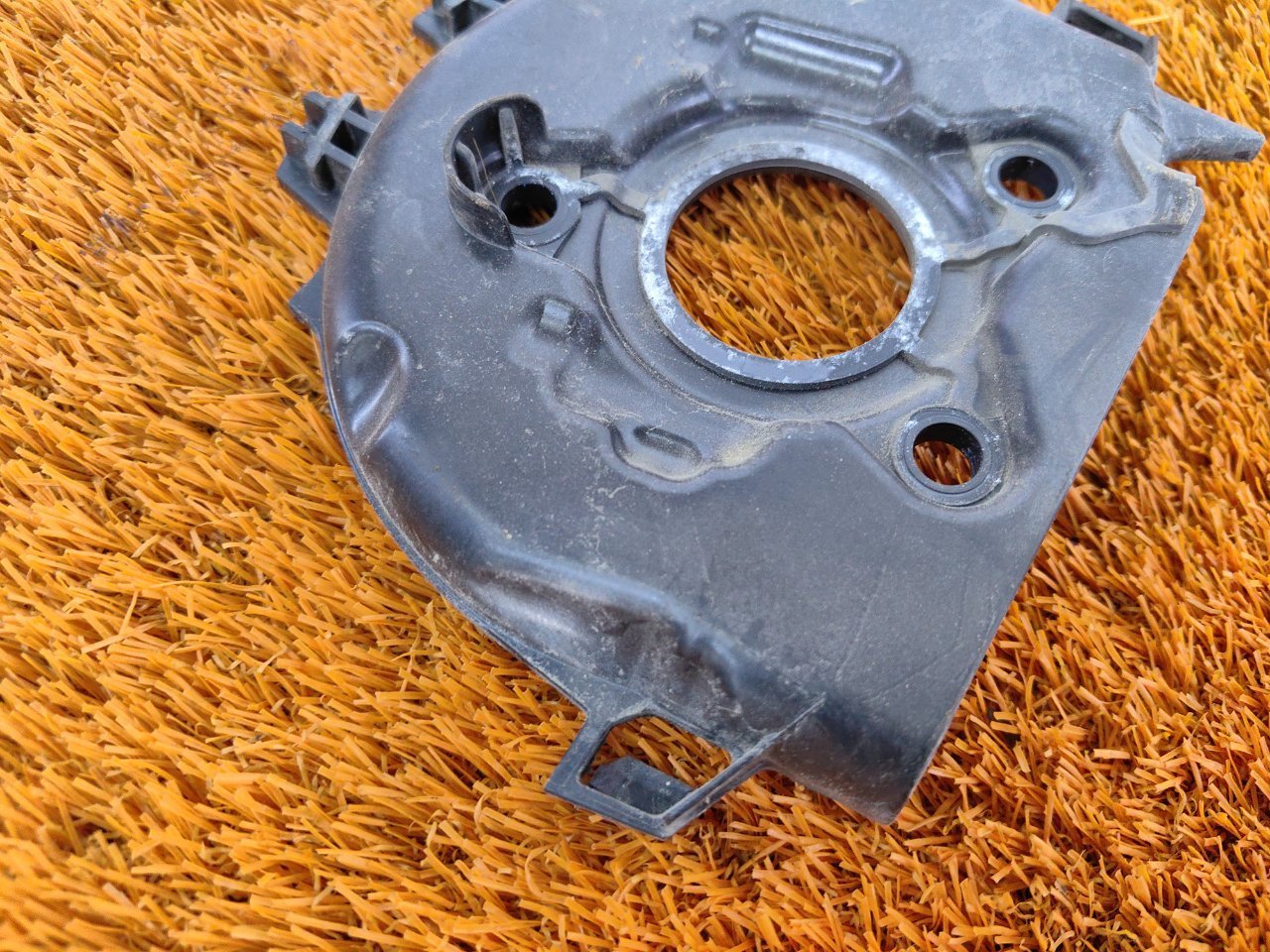 Кожух шестерни распредвала