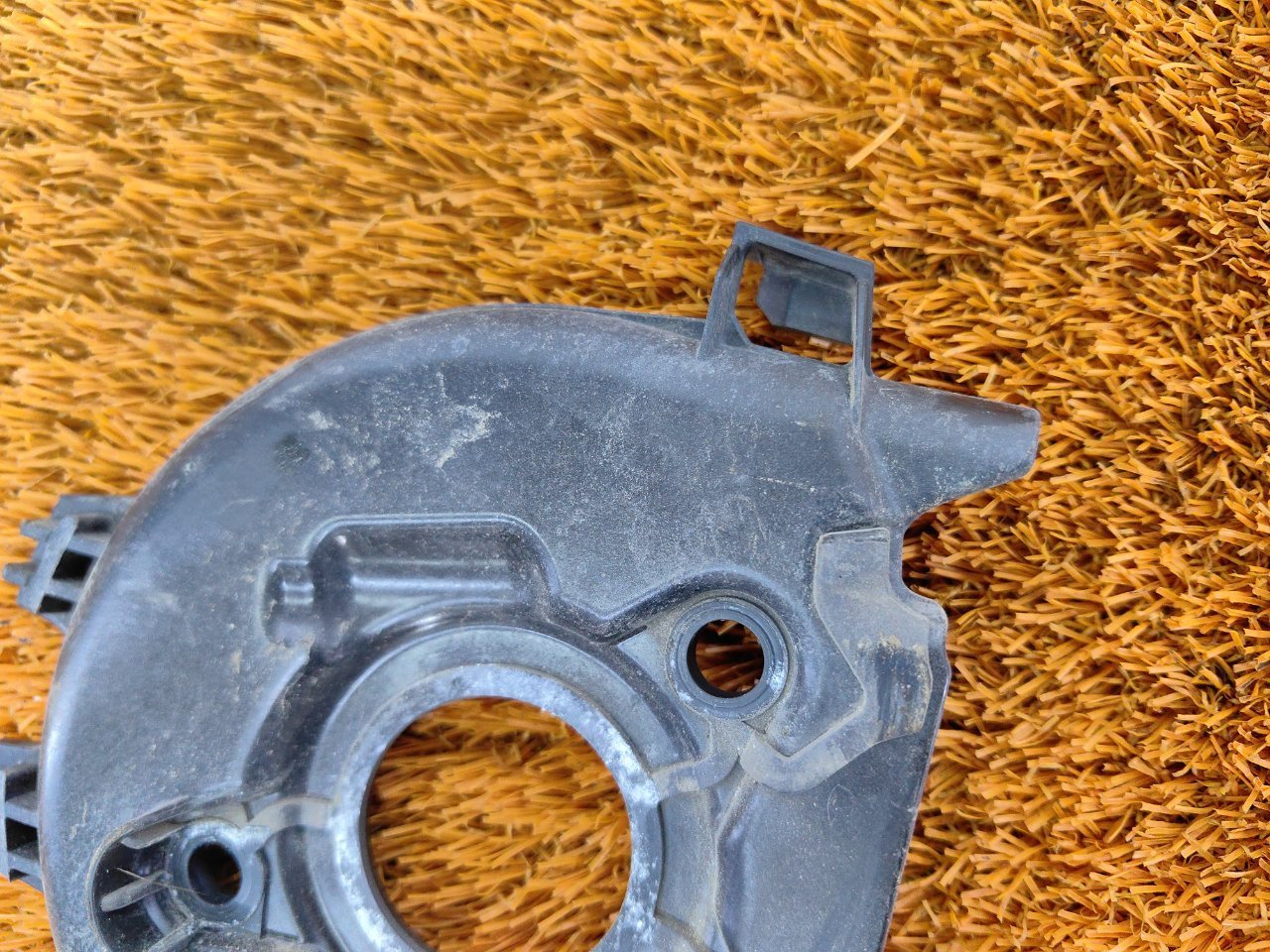 Кожух шестерни распредвала