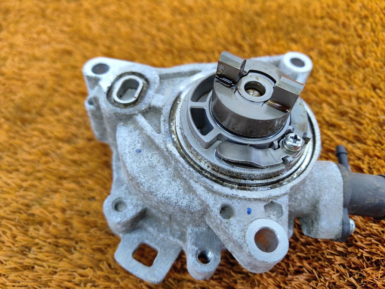 Насос вакуумный