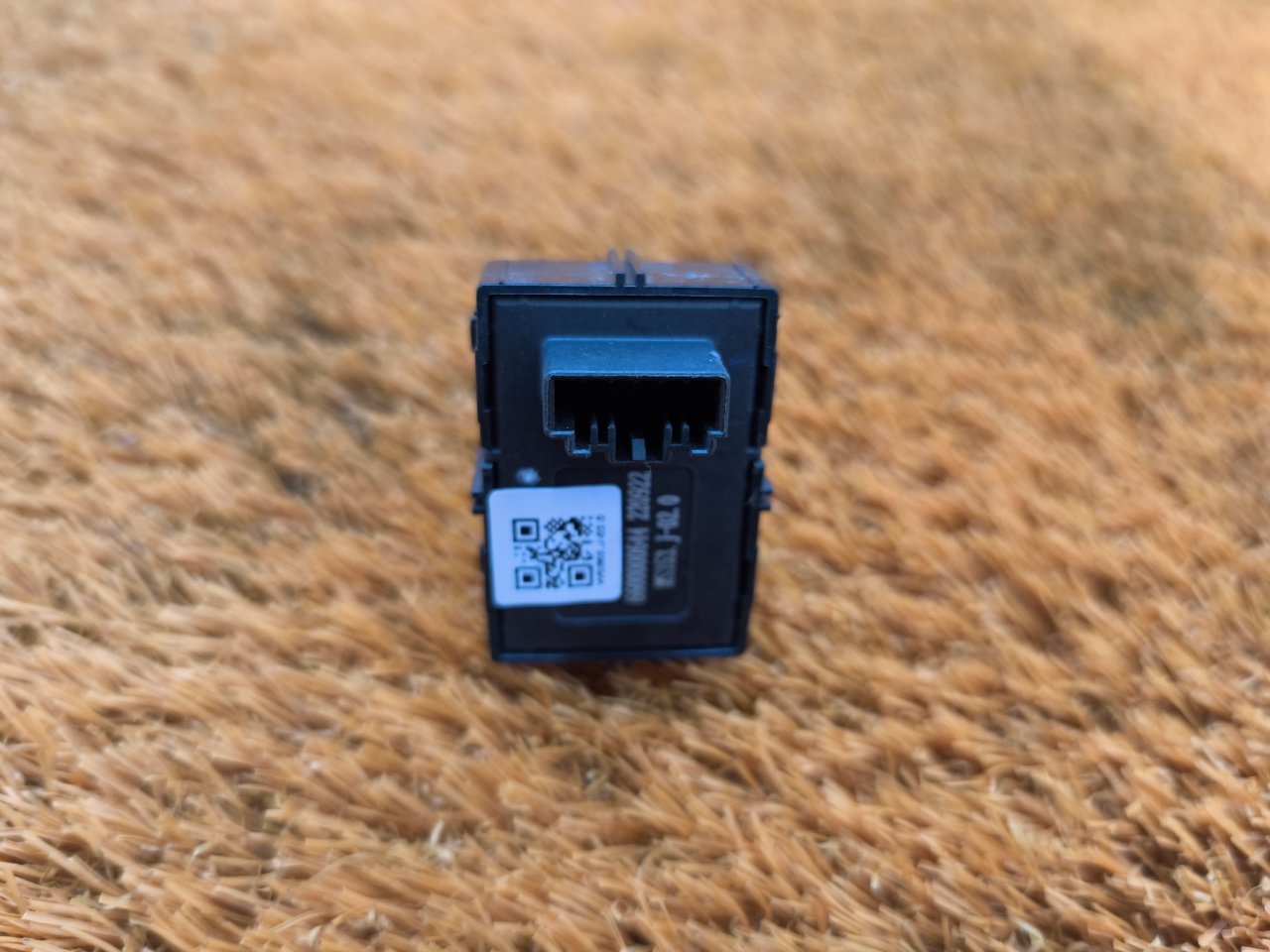 Кнопка стеклоподъемника