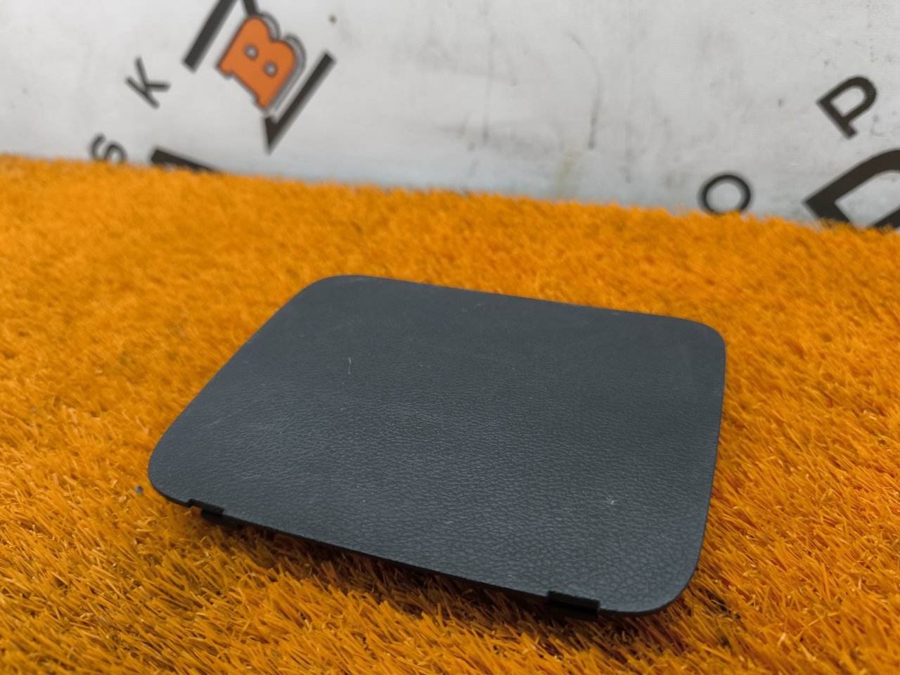 Крышка блока предохранителей