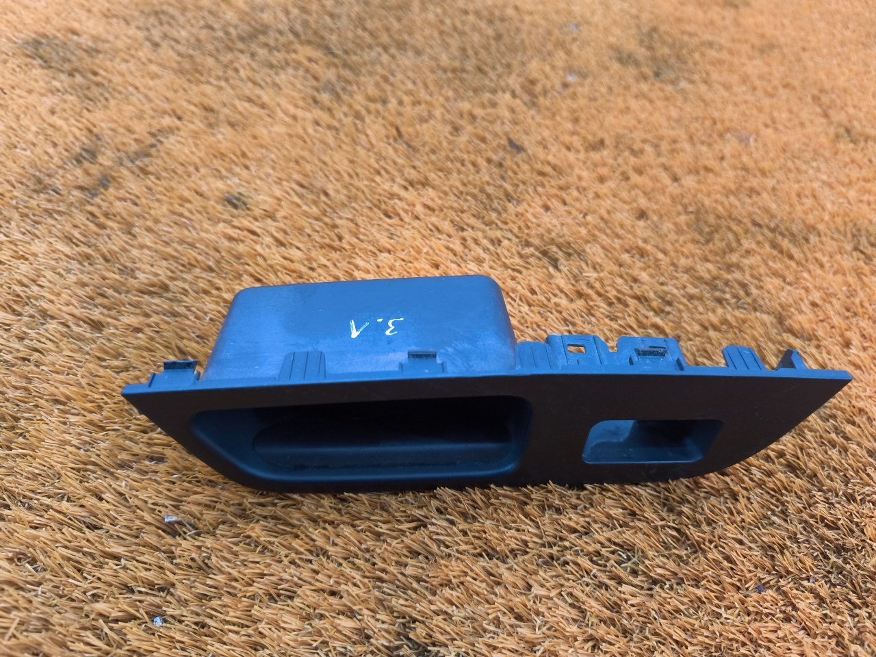 Накладка обшивки двери