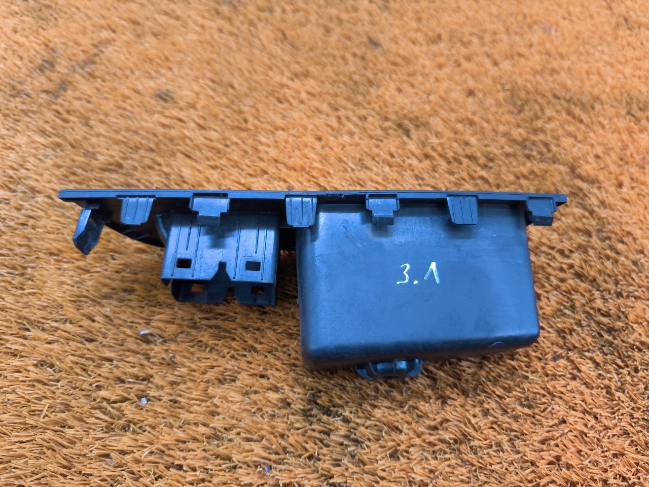 Накладка обшивки двери