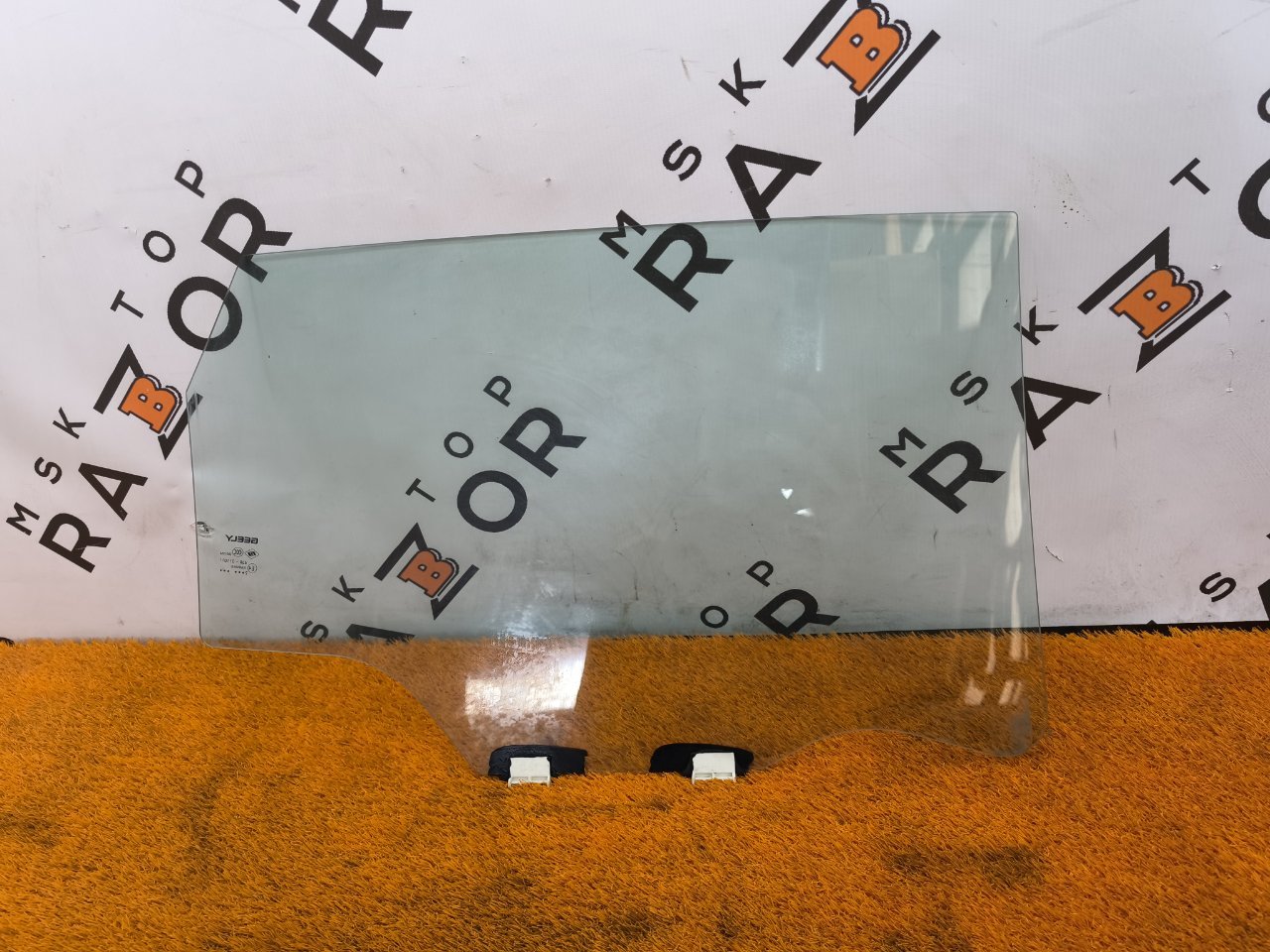 Стекло двери