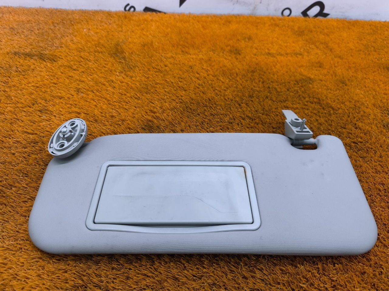 Козырек солнцезащитный