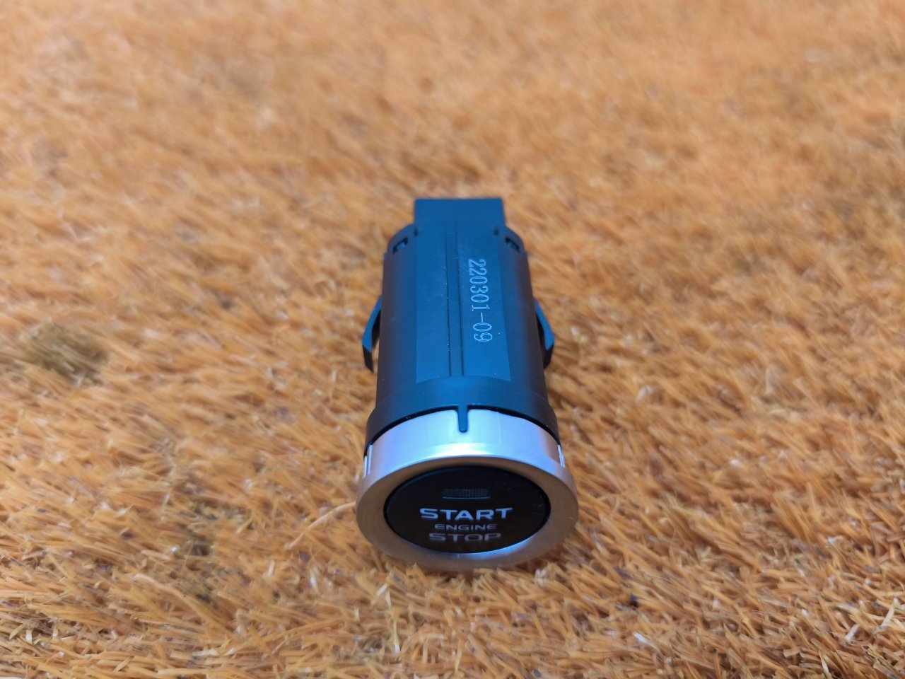 Кнопка запуска двигателя