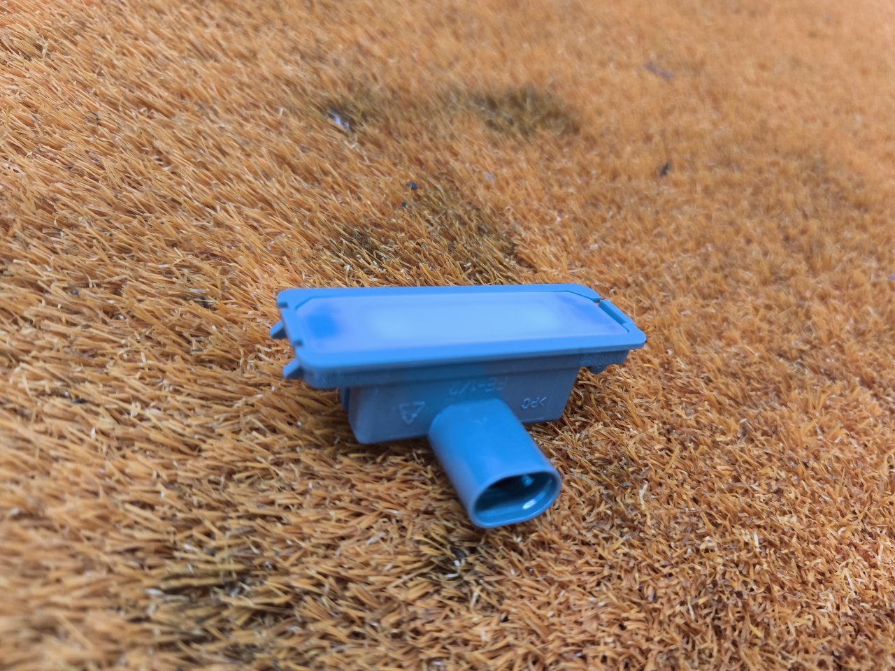 Плафон подсветки бардачка