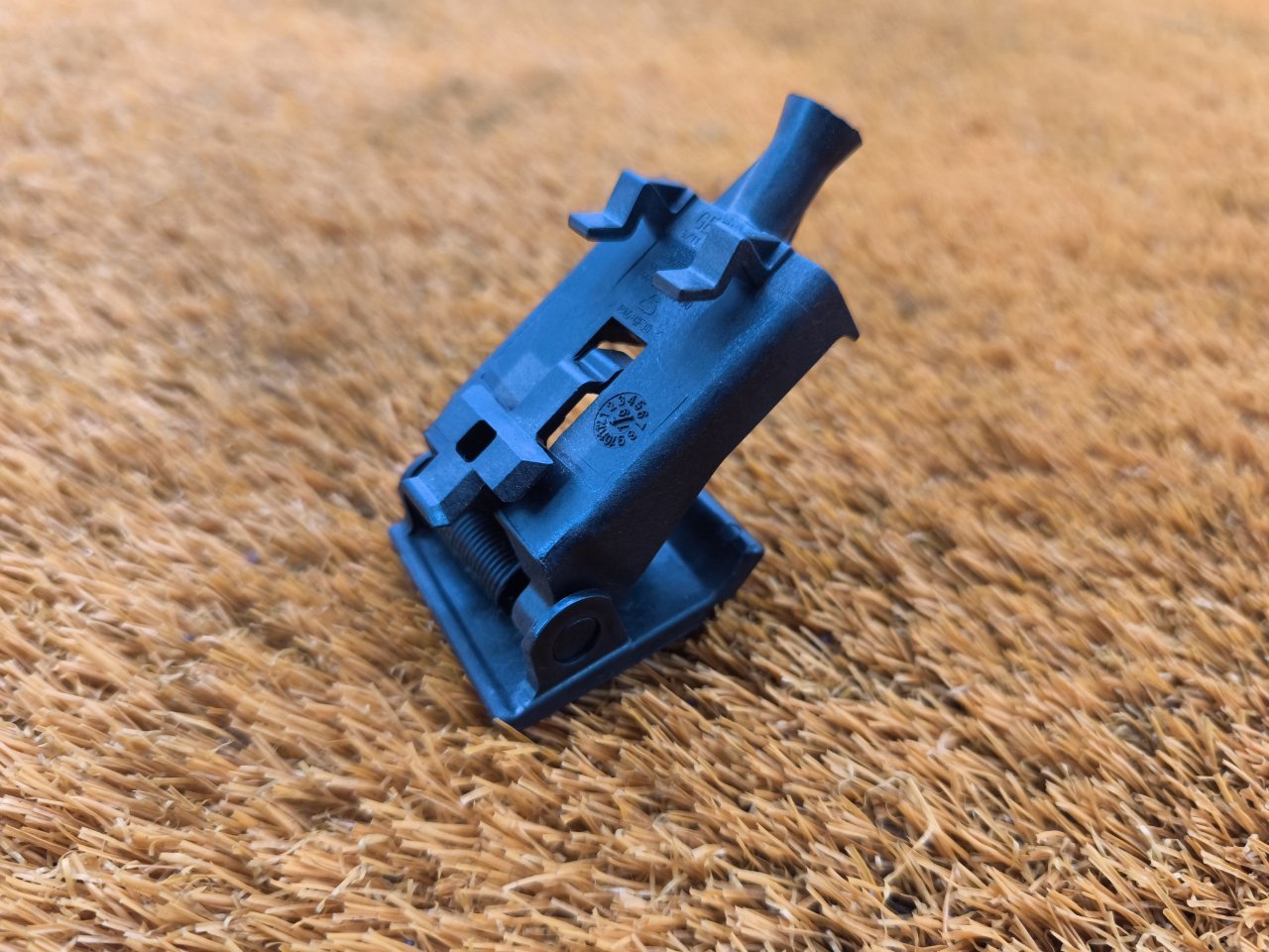 Ручка открывания капота