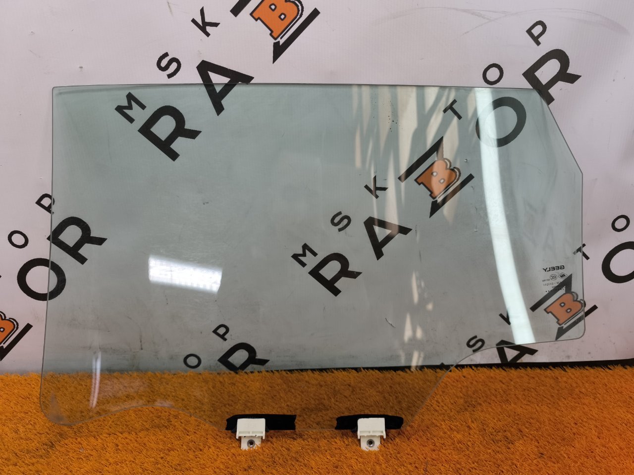 Стекло двери