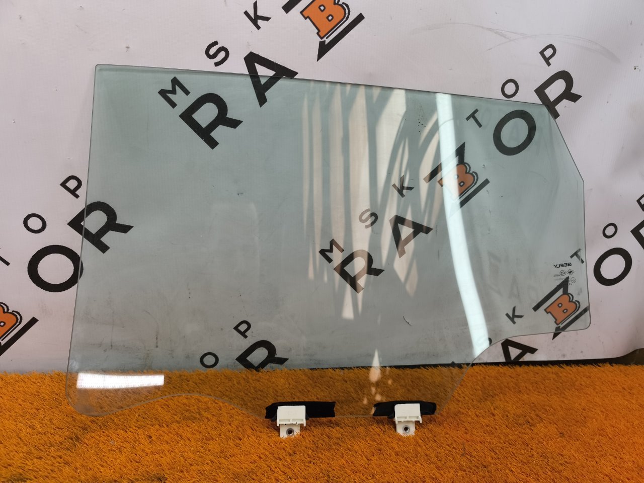 Стекло двери