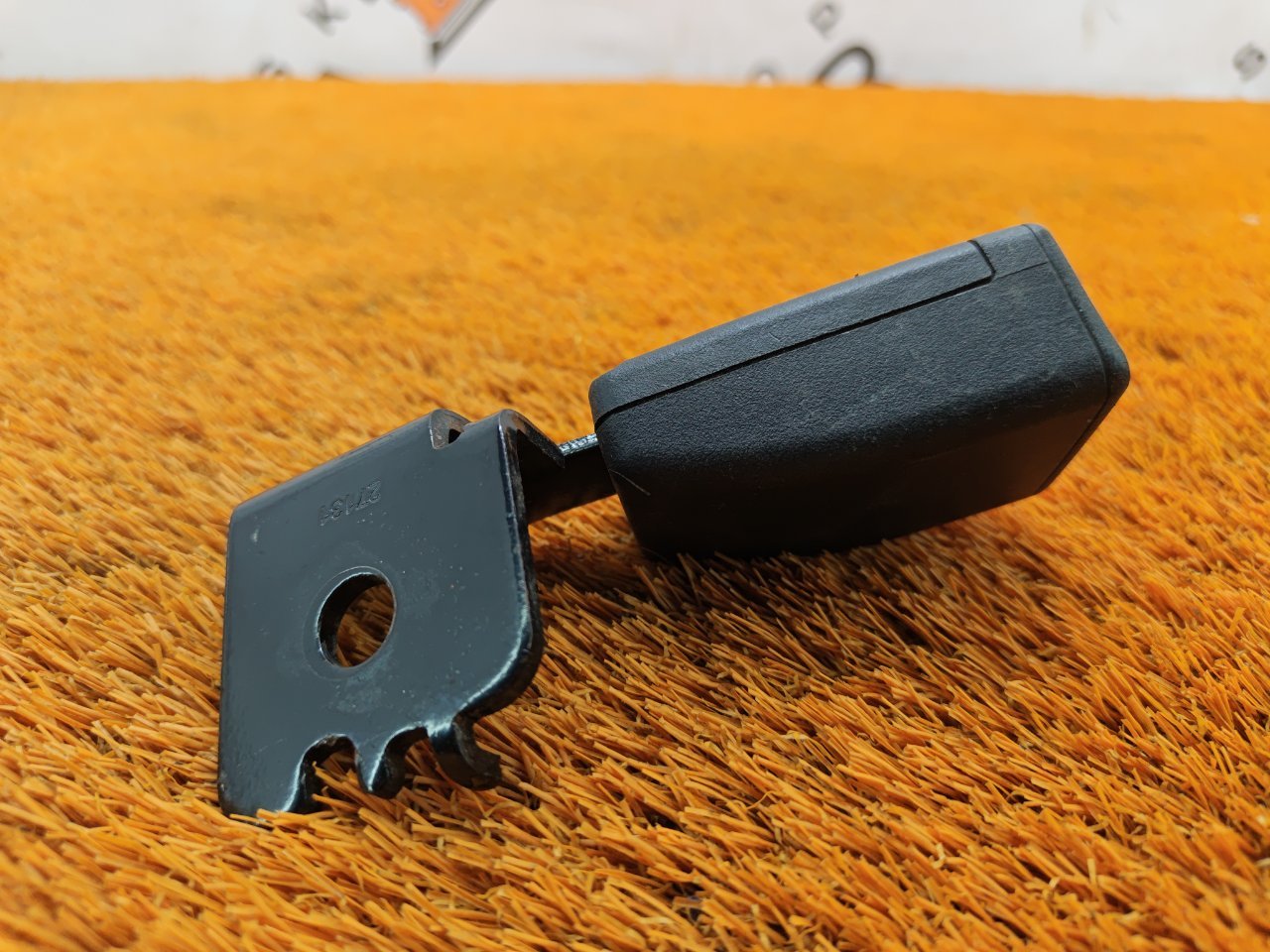 Ответная часть ремня безопасности