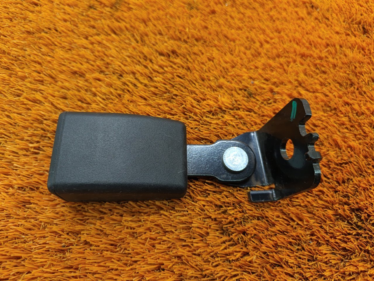 Ответная часть ремня безопасности