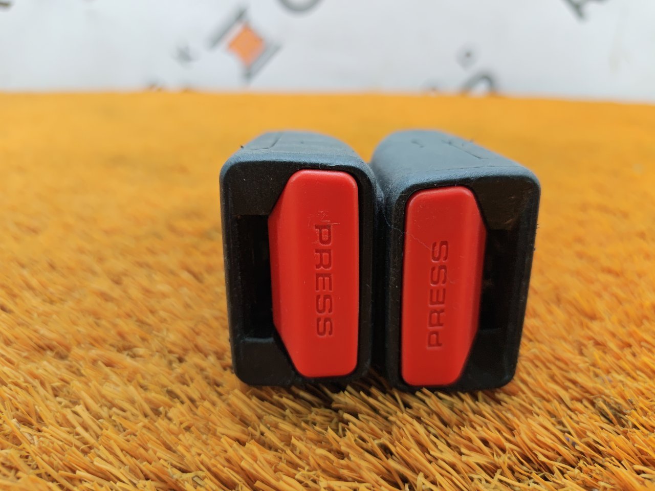 Ответная часть ремня безопасности