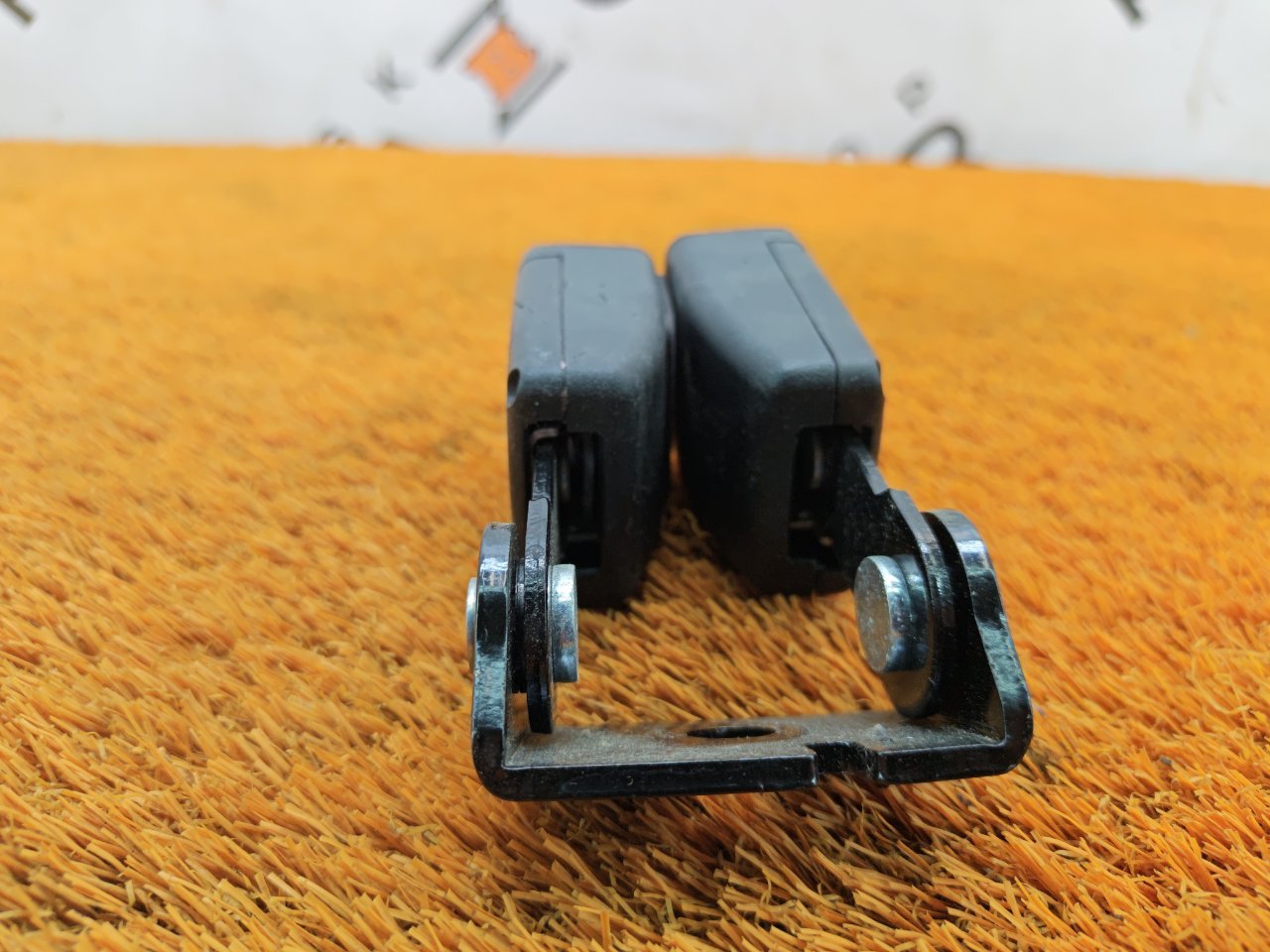 Ответная часть ремня безопасности