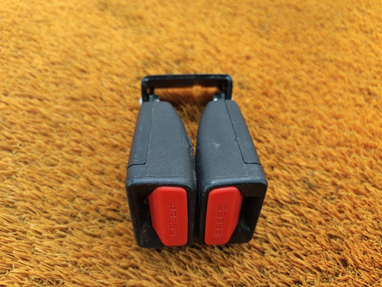 Ответная часть ремня безопасности