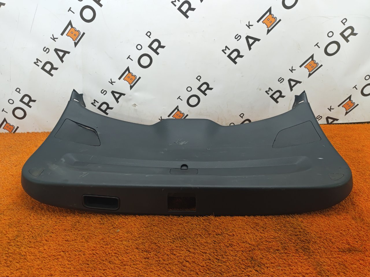 Обшивка двери багажника