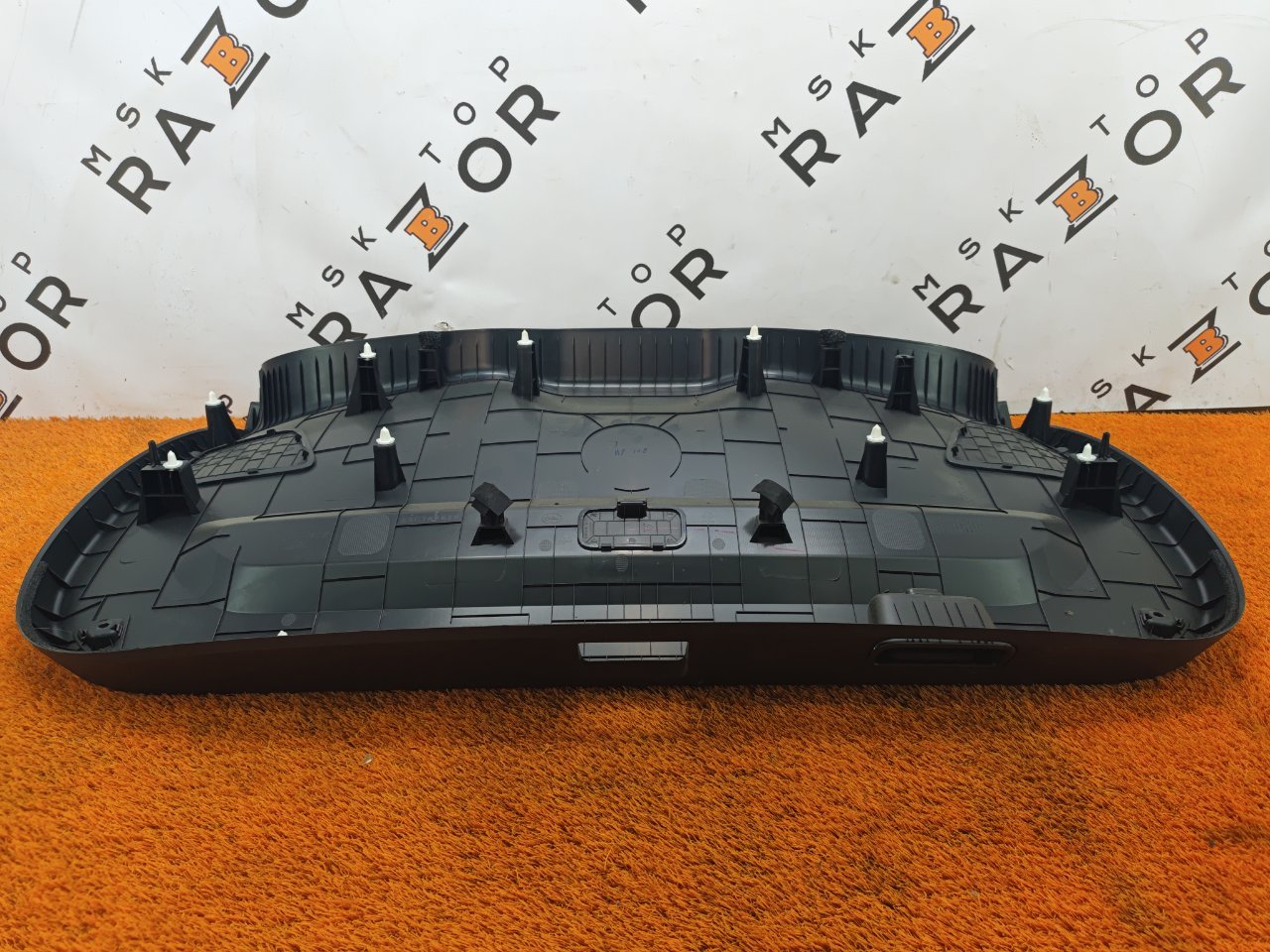 Обшивка двери багажника