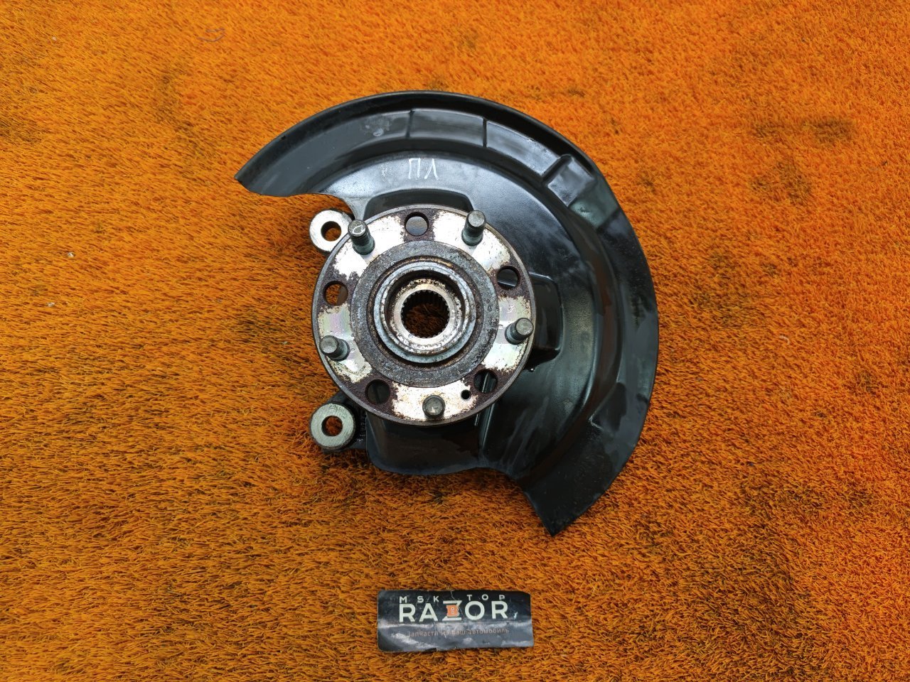 Кулак поворотный