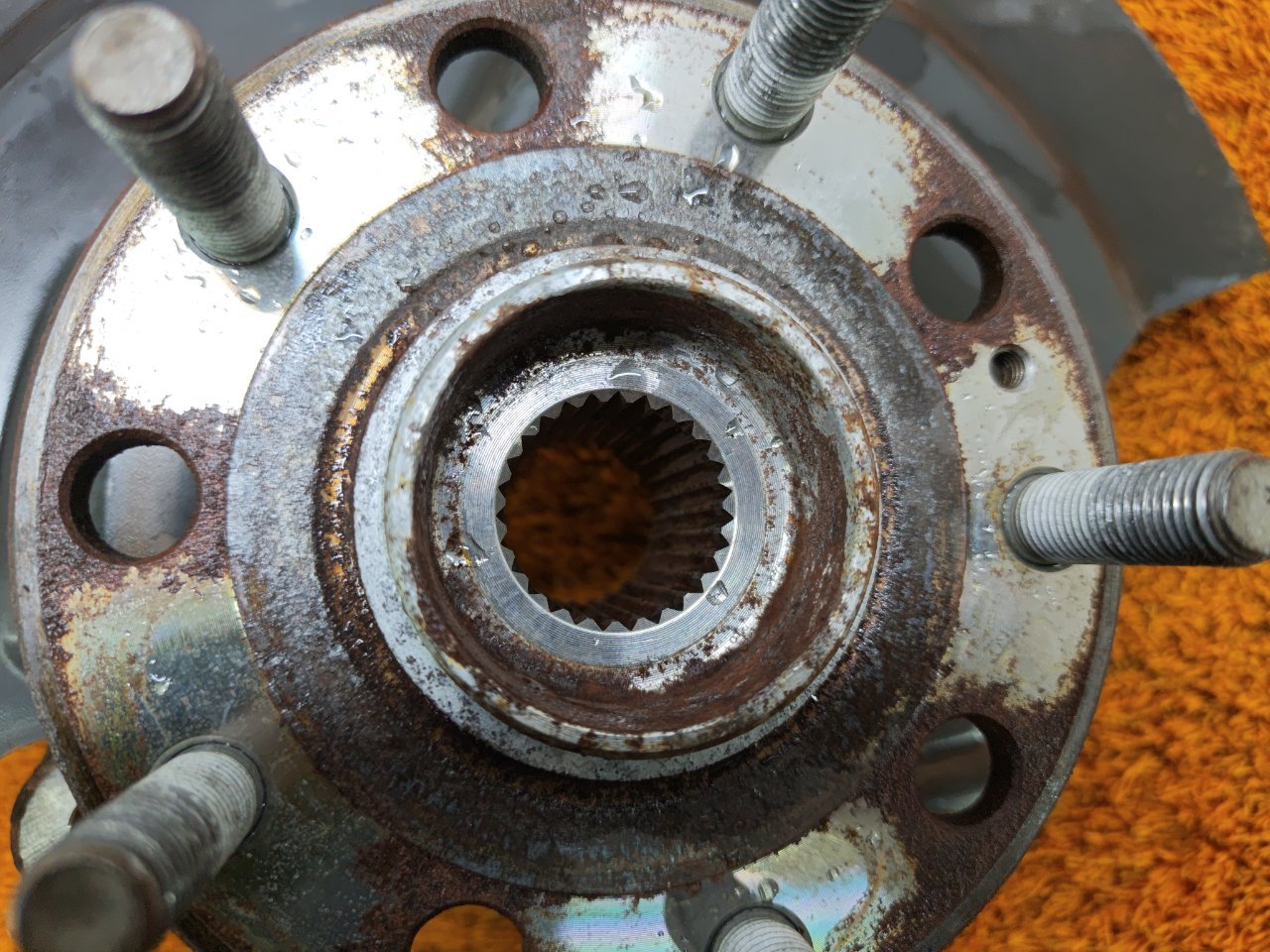 Кулак поворотный