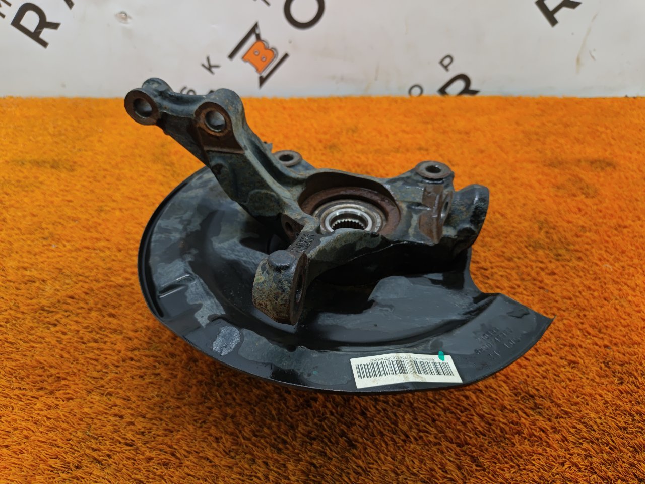 Кулак поворотный