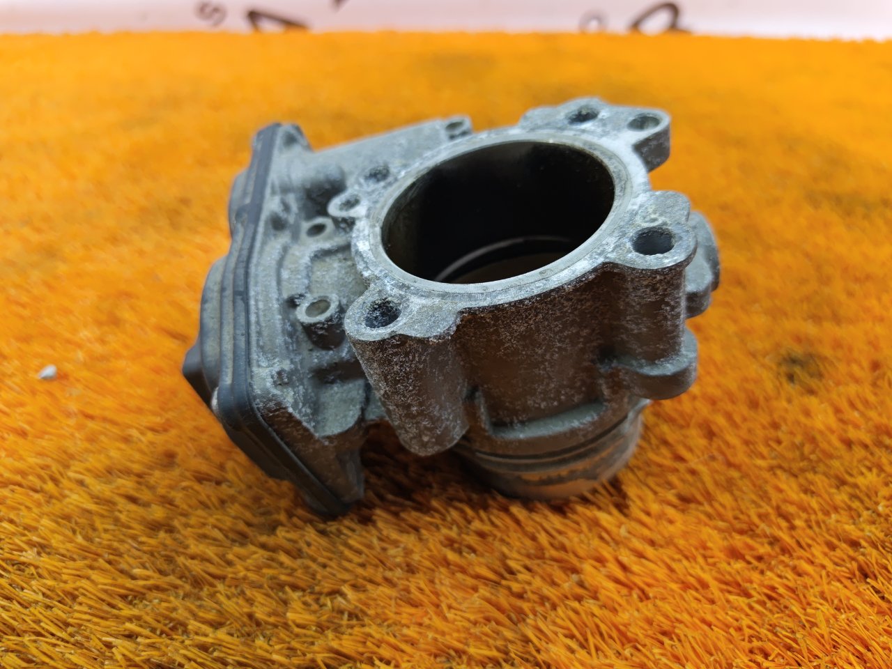 Дроссельная заслонка