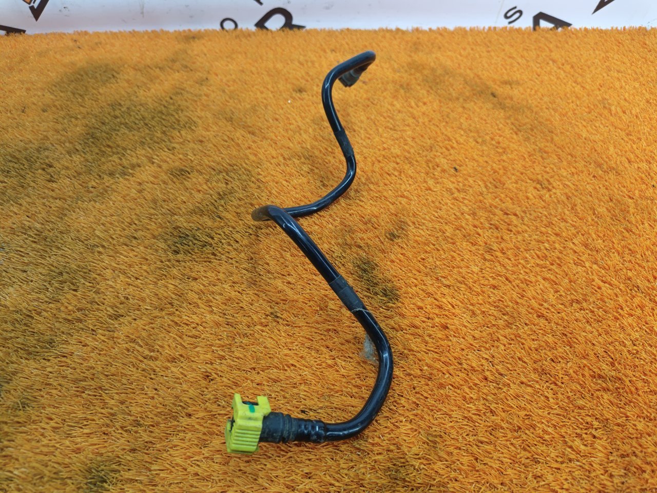 Трубка топливная