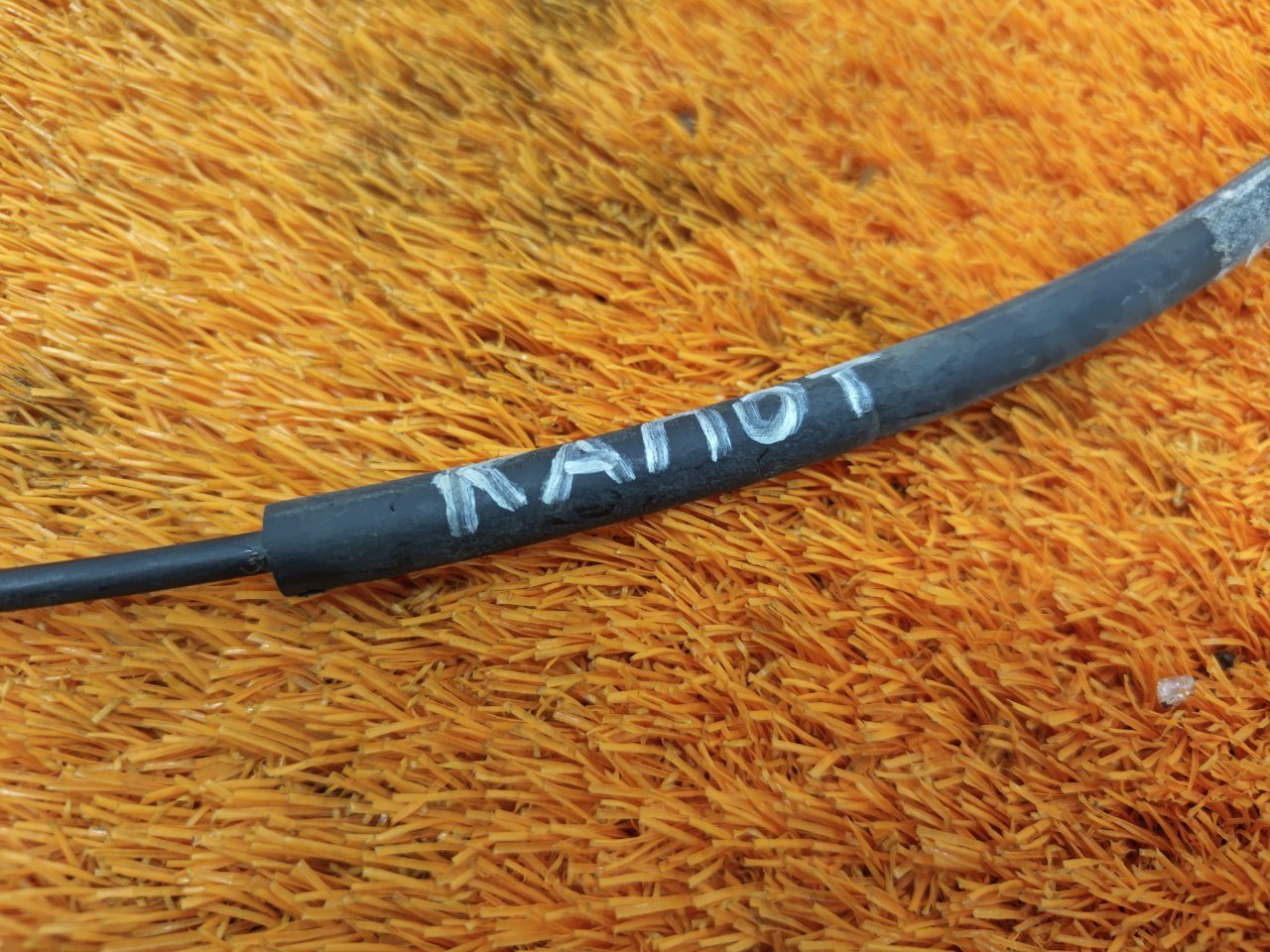 Трос замка капота