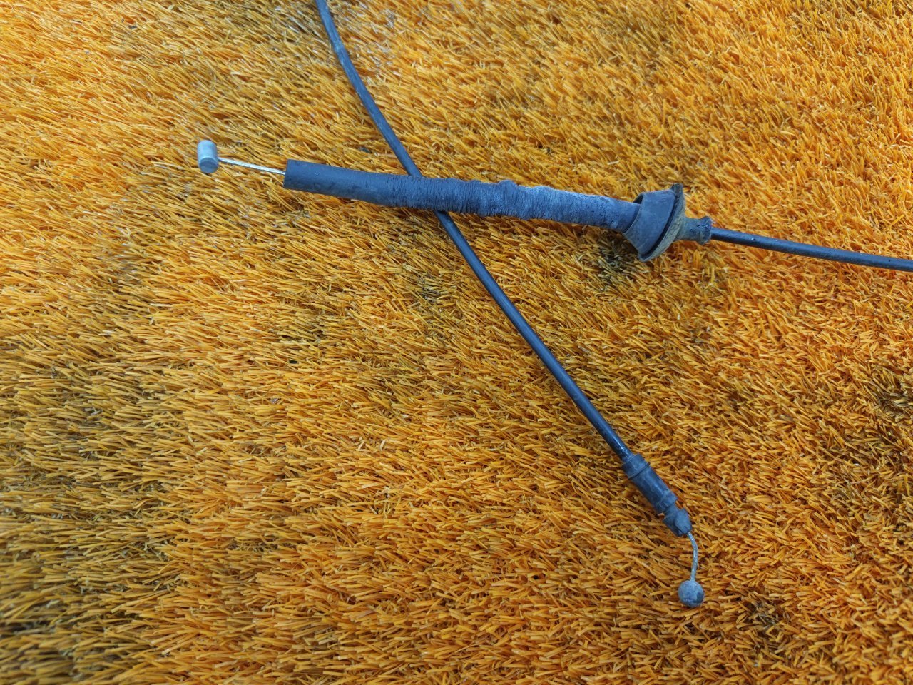 Трос замка капота