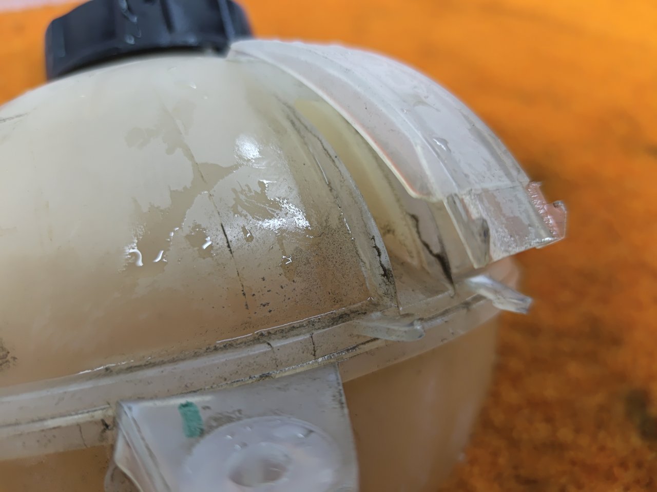 Бачок расширительный