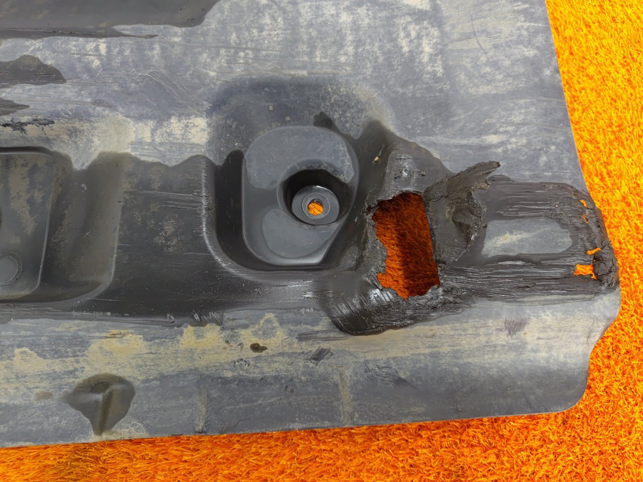 Защита днища кузова