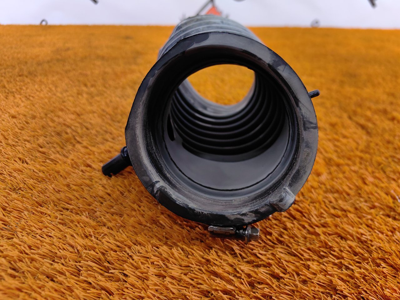 Патрубок воздушного фильтра