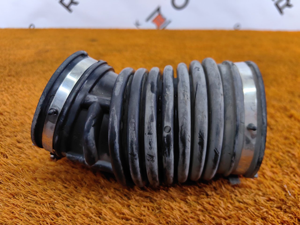 Патрубок воздушного фильтра