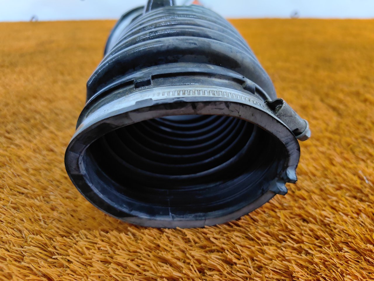Патрубок воздушного фильтра