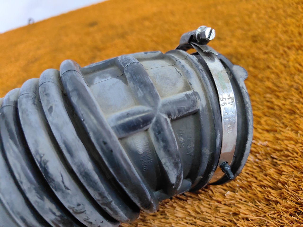 Патрубок воздушного фильтра