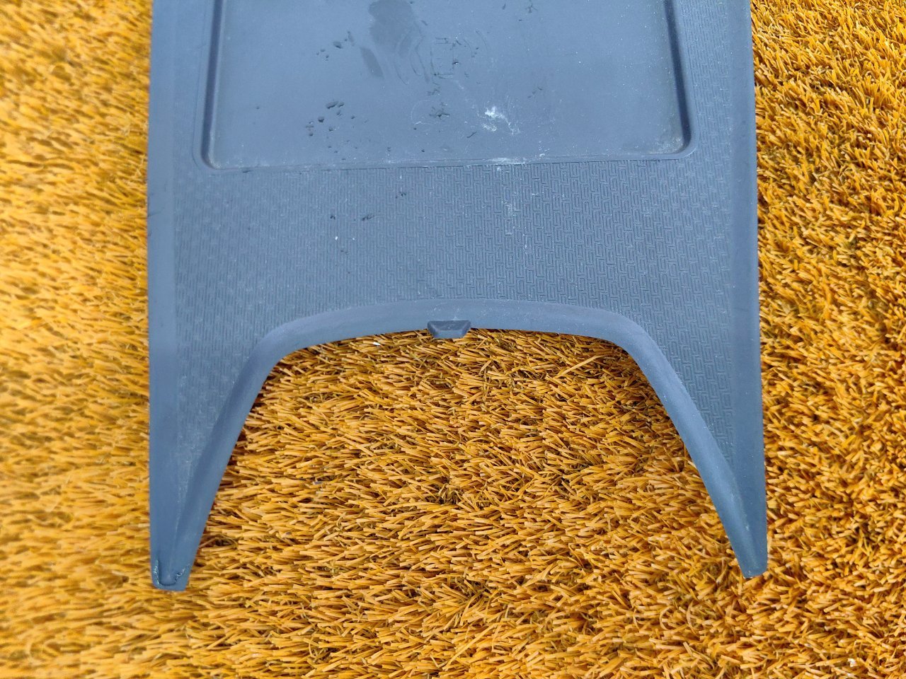 Коврик центральной консоли